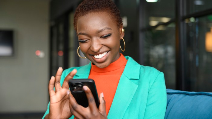 Buy Samsung or iPhone with Free Accessories